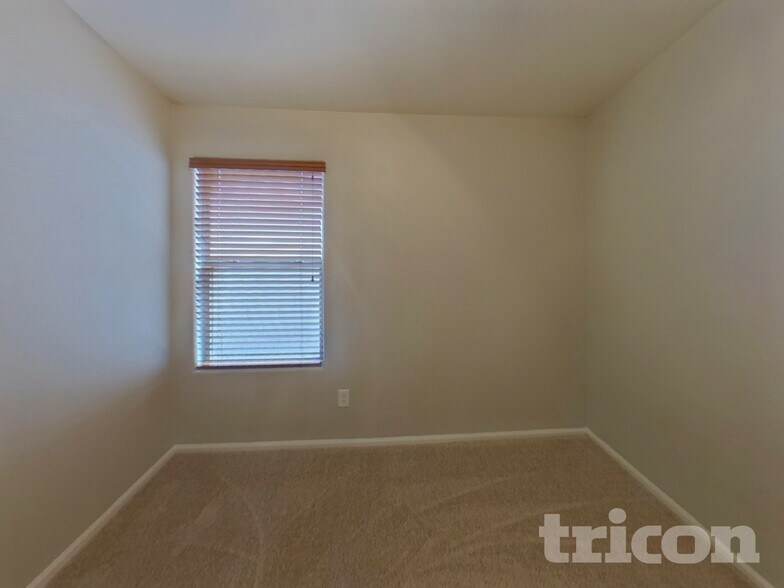 Building Photo - 41334 W Hayden Dr