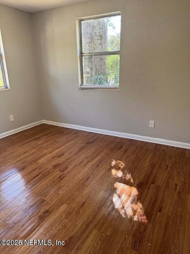 Building Photo - 2706 Palafox St