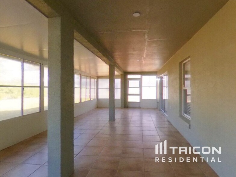 Building Photo - 464 Goldenmoss Loop