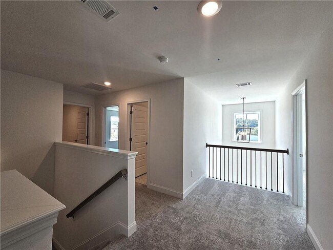 Building Photo - 7313 Yewtree Dr