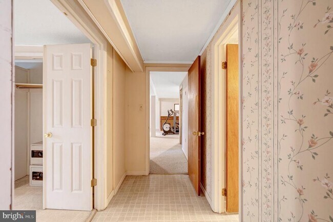 Building Photo - 5315 Summit Dr