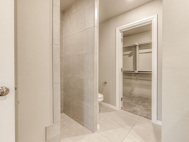 Building Photo - Newer Home + Deer Creek Schools + Storm Shelter