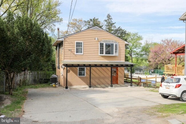 Building Photo - 103 Waelchli Ave