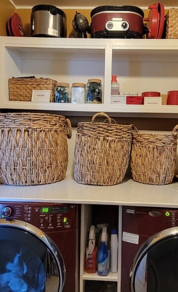 Building Photo - 23041 Welby Way
