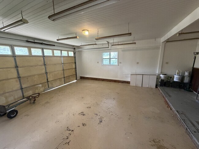 Building Photo - 941 Harrington Dr
