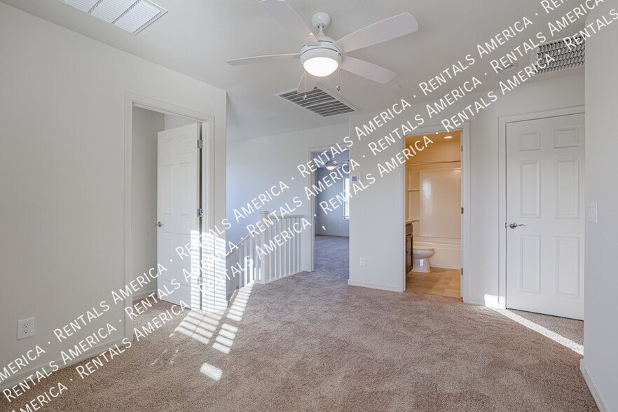 Building Photo - 5625 N 87th Dr