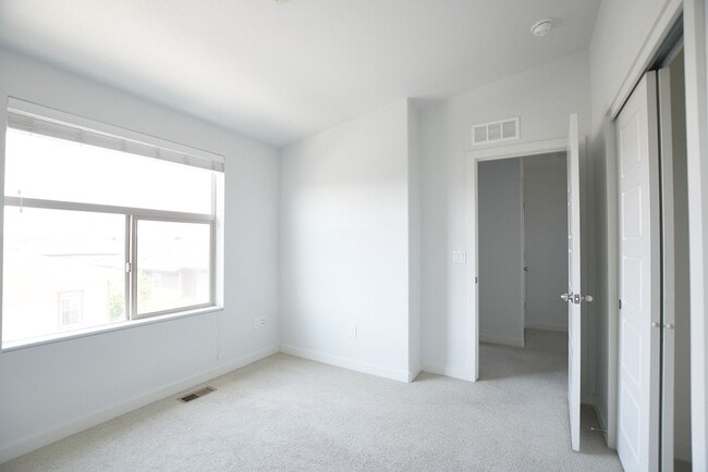 Building Photo - Central Park (formerly Stapleton) Home for...