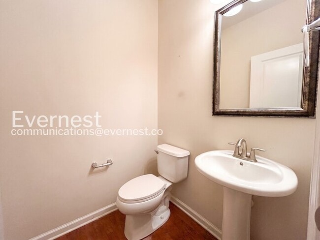 Building Photo - 3 Bed, 2.5 Bath Home with Attached Garage / Available Now!
