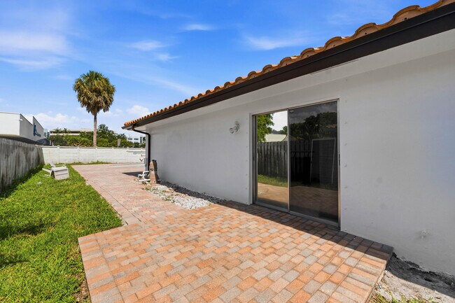 Building Photo - 3310 NW 90th Ave