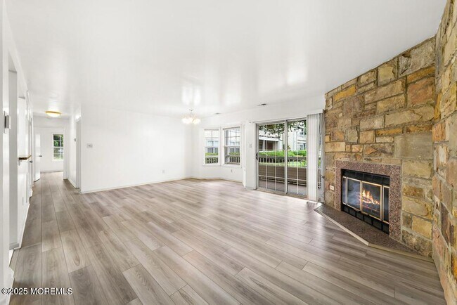 Building Photo - 309 Trinity Ct