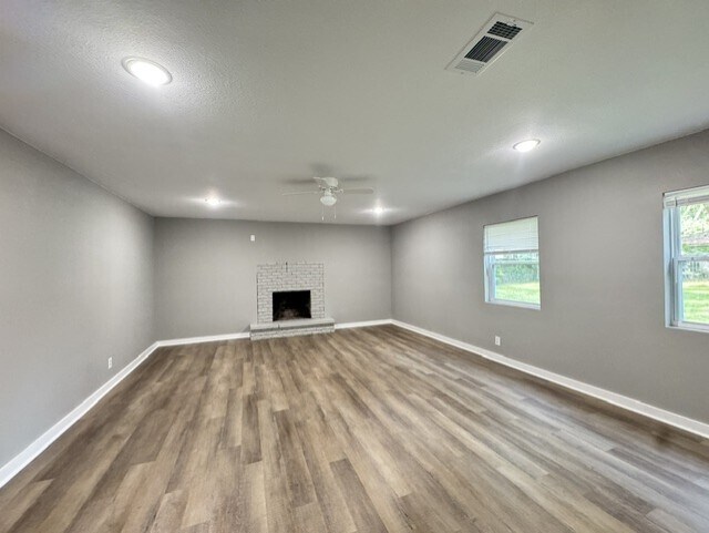 Building Photo - 135 Rosewood Dr