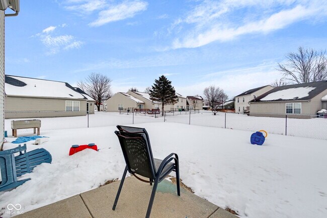 Building Photo - 6318 Pickwick Ct