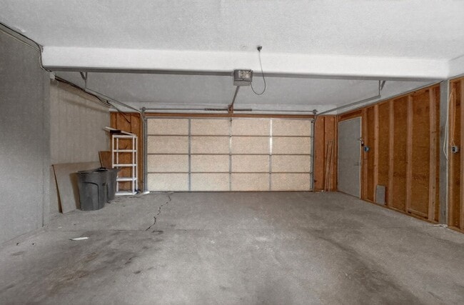 Building Photo - 3700 Monclair Ave