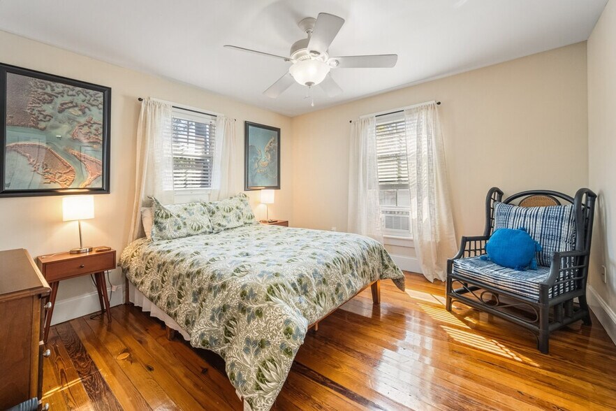 Building Photo - 220 Cleland St