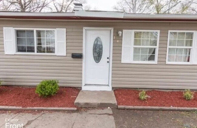 Building Photo - Charming 3BR House in East Saint Louis