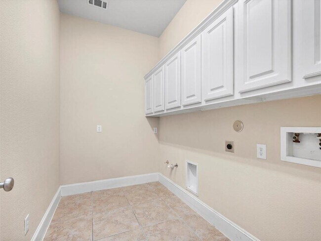 Building Photo - 17306 Lake Chelan Ln