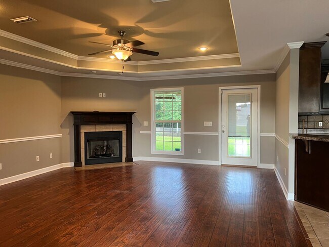 Building Photo - 401 Homestead Way