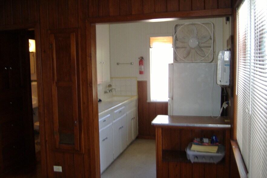 Building Photo - 324 Claremont Ave