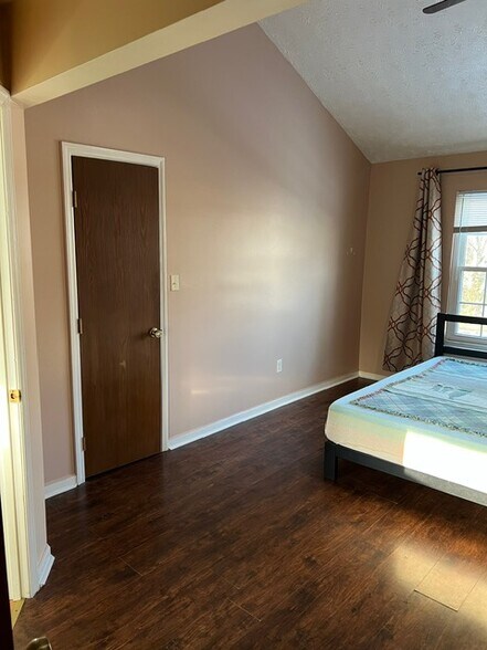 Building Photo - 1729 Prairie Cir