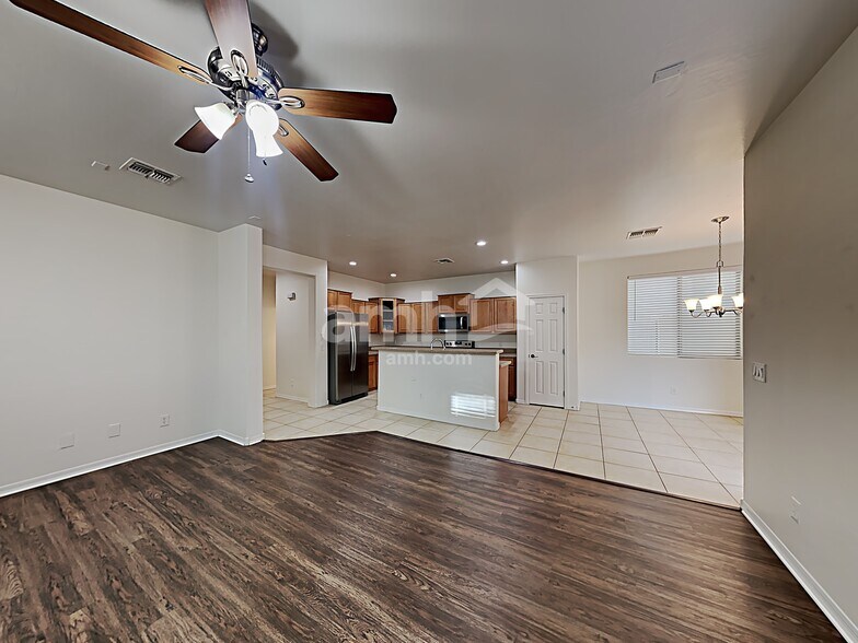 Building Photo - 15424 W Poinsettia Dr