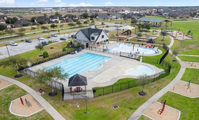 Building Photo - 2122 Platinum Mist Dr