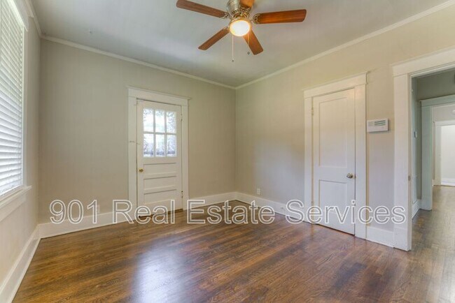Building Photo - 498 Lundee St