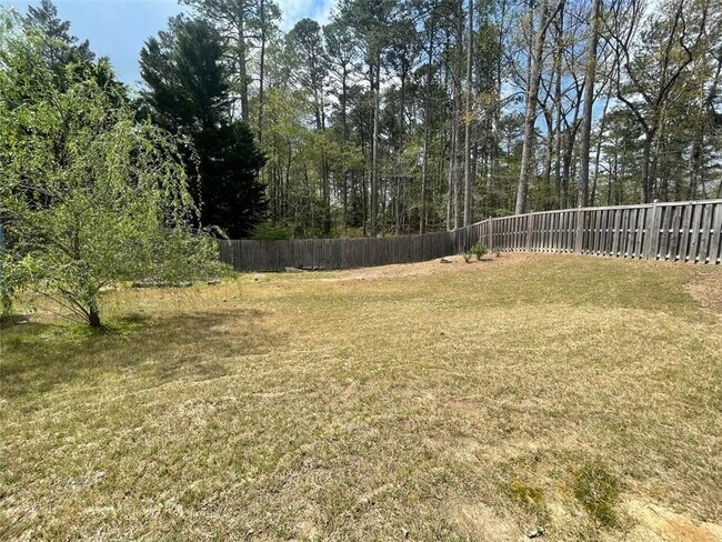 Building Photo - 3483 Lost Oak Dr NE