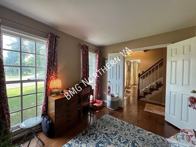 Building Photo - 10205 Daylily Ct