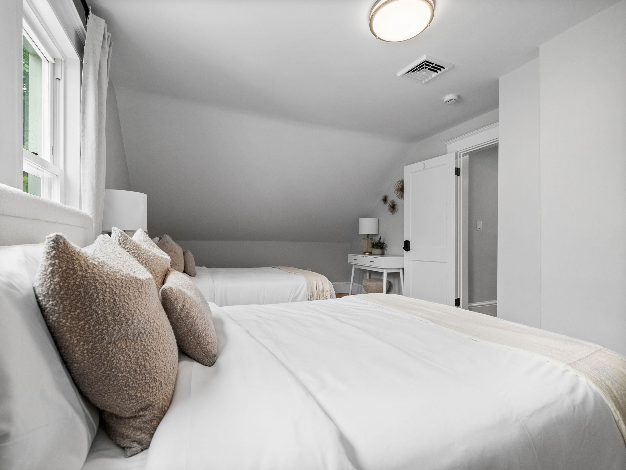 Building Photo - 1212 Broadway