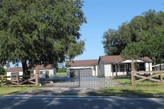 Building Photo - 13832 South Bay Lake Rd