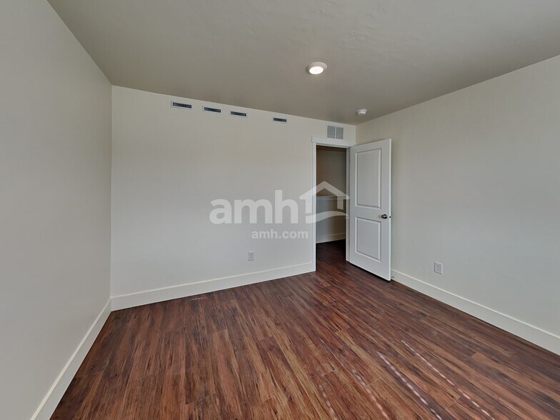 Building Photo - 4101 Keklik Ave