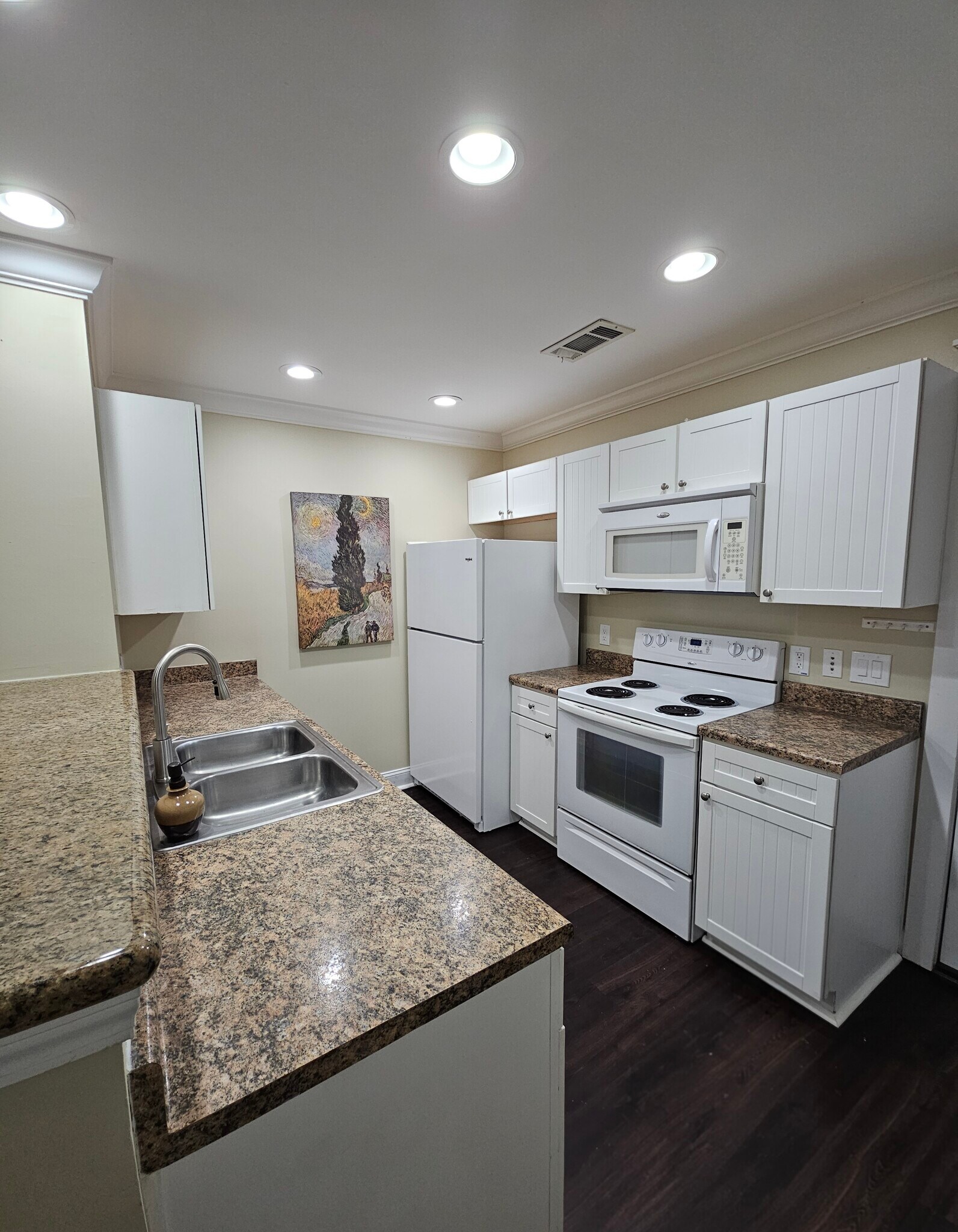 Plenty of counter and cabinet space - 1725 Harvey Mitchell Pkwy S