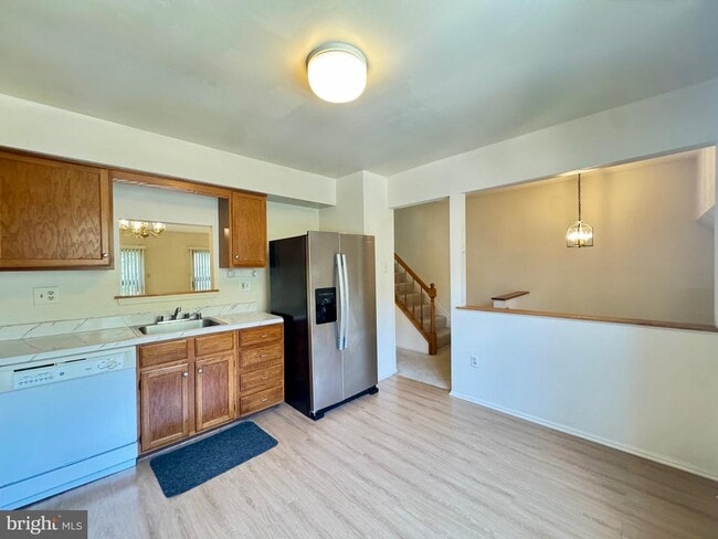 Building Photo - 4711 Leyden Way