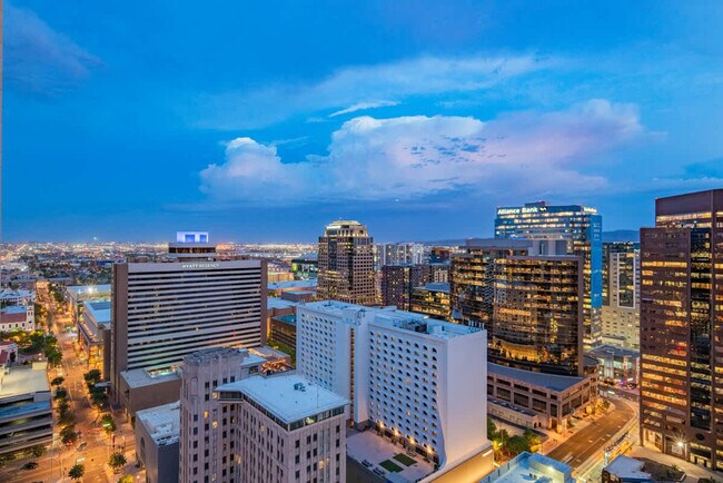 Building Photo - 44 W Monroe St