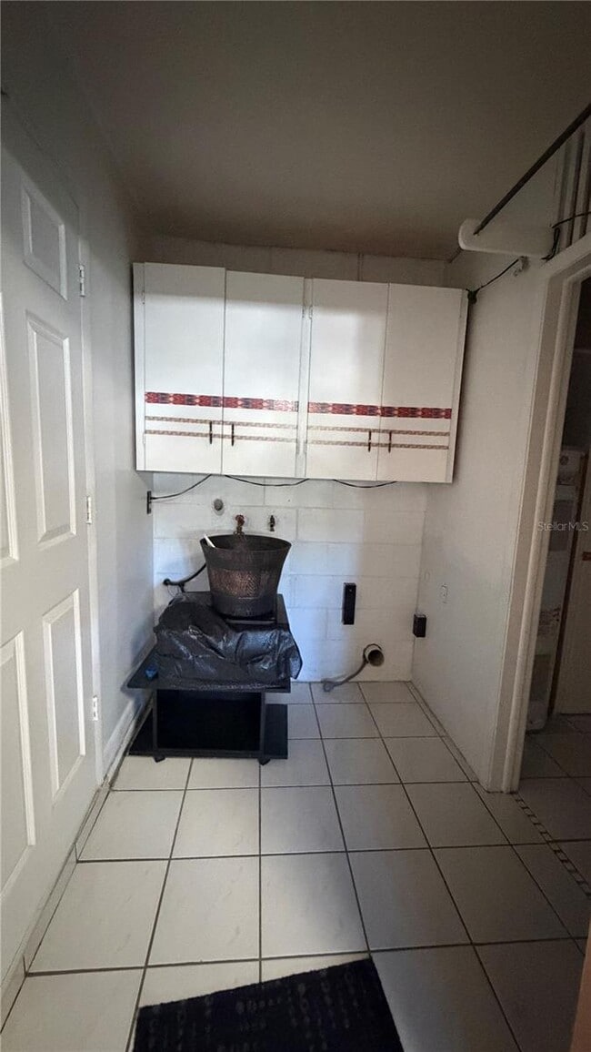 Building Photo - 126 N Observatory Dr