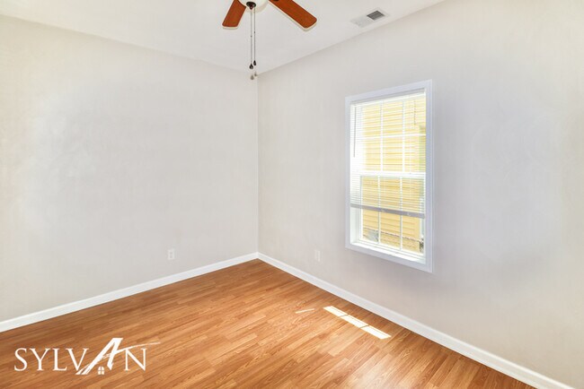 Building Photo - The living is easy in this 3 bedroom, 1.5 ...