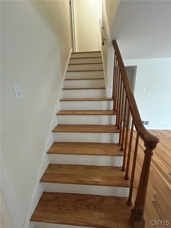 Building Photo - 3 Wills Dr