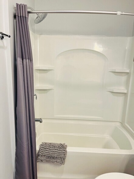 Building Photo - 188 S Champlain St