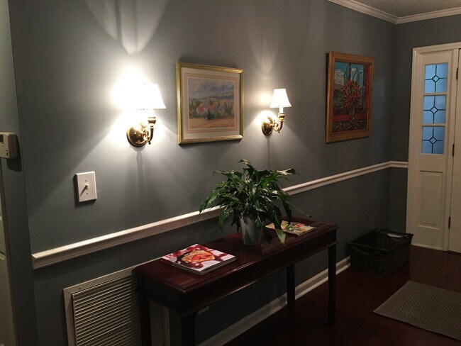 Building Photo - 685 Donald Ross Dr