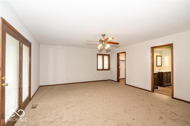 Building Photo - 223 Carlin Dr