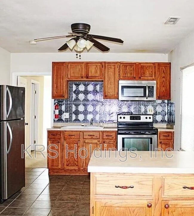 Building Photo - 1130 Commerce Ave