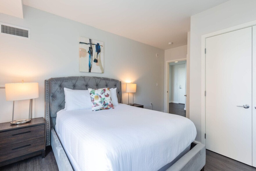 Building Photo - 505 Congress St