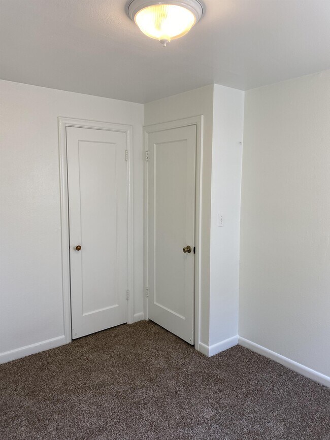 Building Photo - 5621 Fauntleroy Way SW