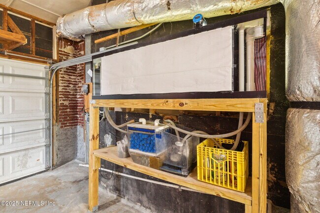 Building Photo - 8056 Catawba Dr