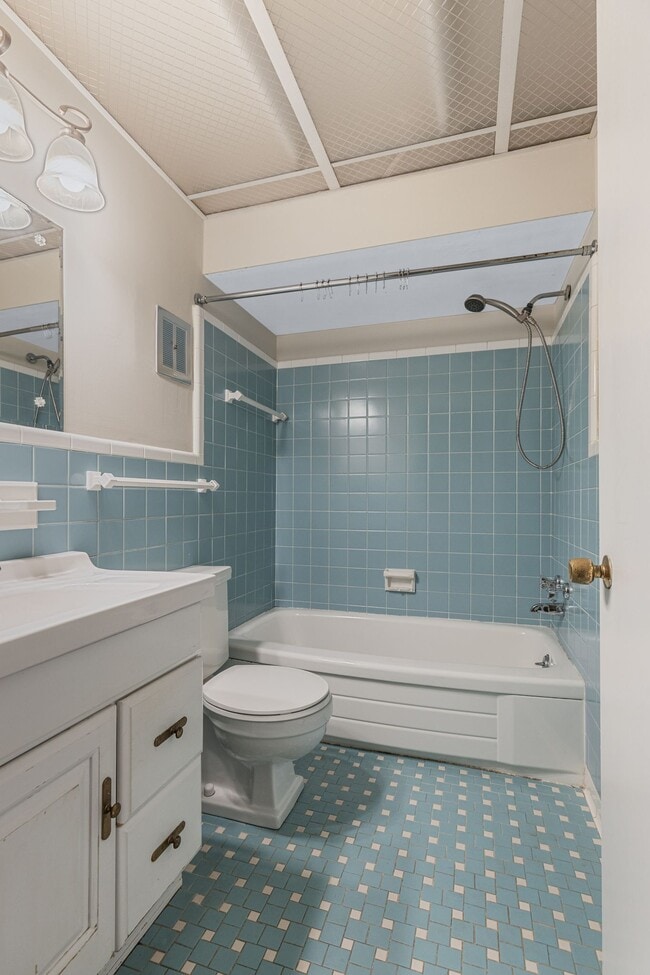 Building Photo - 4815 Danby Dr