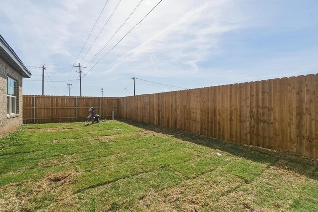 Building Photo - 6517 Inverness St