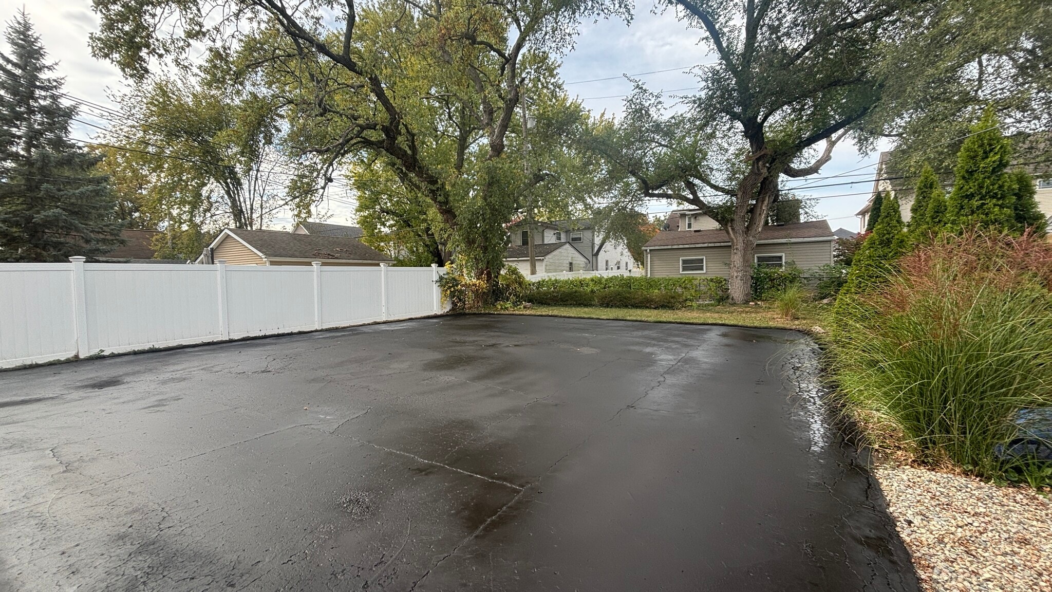 Building Photo - 3175 Oakshire Ave