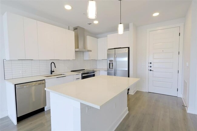 Building Photo - 2220 Webberville Rd