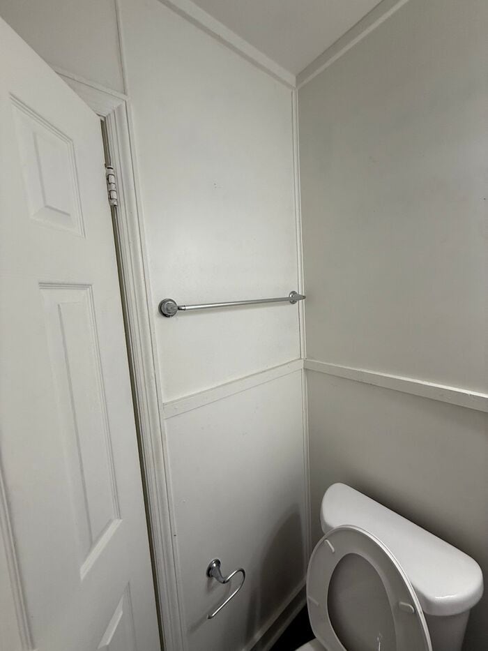 Building Photo - 605 Betty St