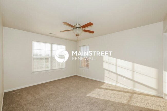 Building Photo - 3 Bedroom Pet-Friendly Home in GREENFIELD,...